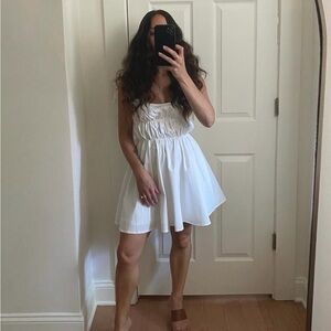 Elegant White Strapless Dress